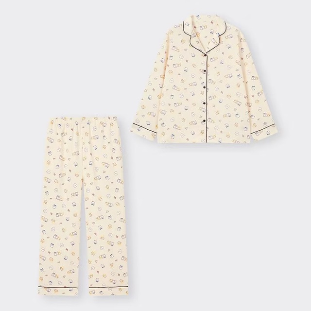サテンパジャマ｜2,990円｜GU「ちいかわ」コラボコレクション第3弾