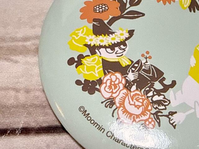 お花の輪っかの中にはリラックスしたスナフキンの姿も♪