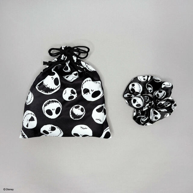 巾着ポーチ 330円、シュシュ 110円｜キャンドゥ『ティム・バートン ナイトメアー・ビフォア・クリスマス』