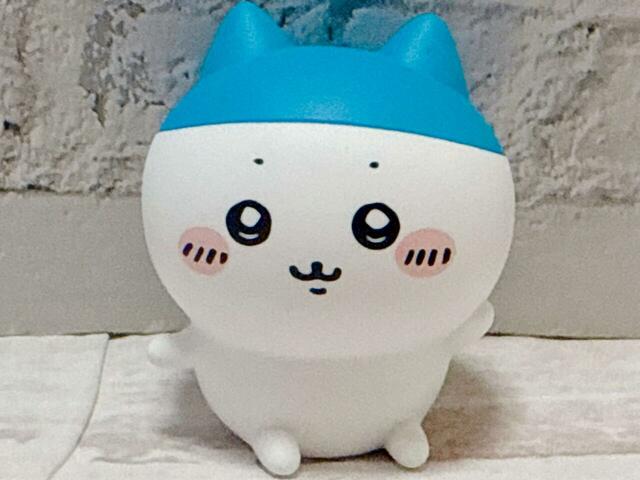 小さなおててを頭に伸ばしているポーズ、かわいすぎてずるい…！