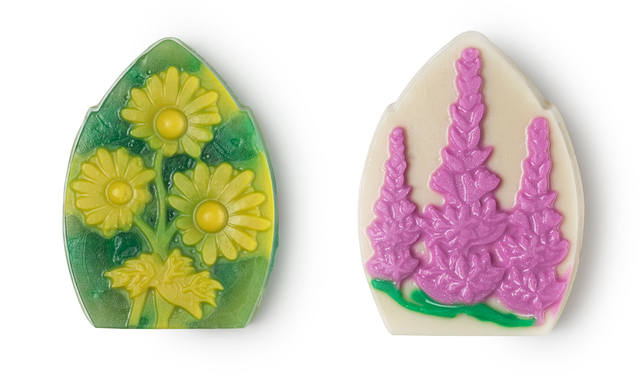 （写真左から）フラワーローン ソープ（ソープ）、パープル ルースストライフ（ソープ）