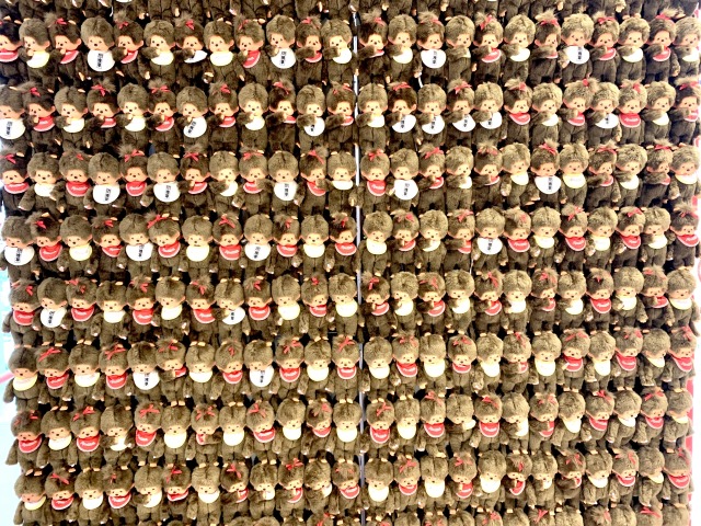 500体ものモンチッチが飾られている