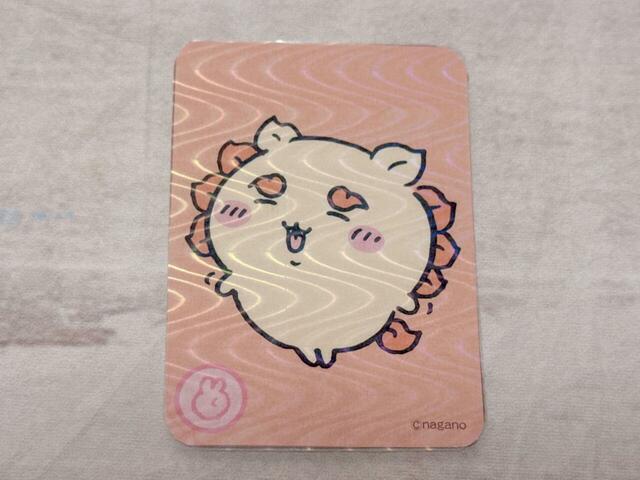 【ちいかわ キラだッッ ホログラムカードメーカー】沖縄が大好きなシーサーは波模様のホログラムに♪