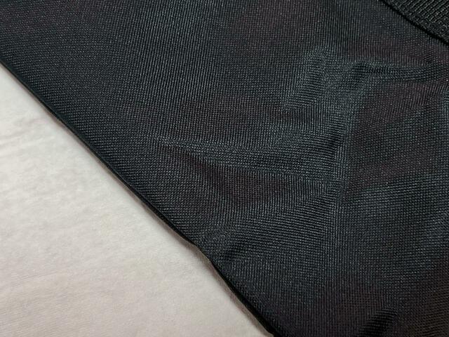 しっかりとした厚手のポリエステル生地