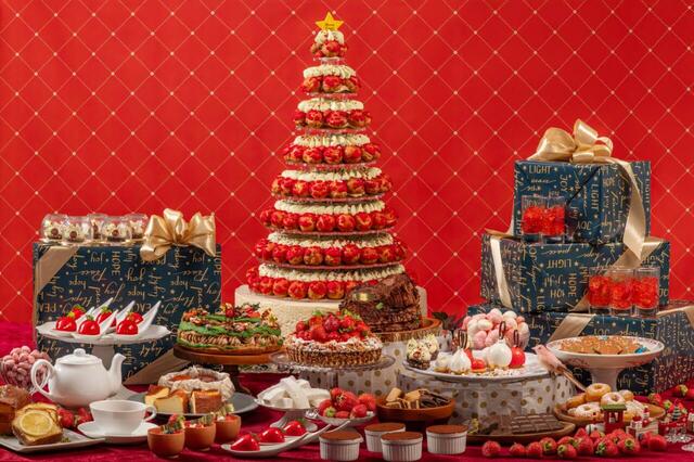 「クリスマス・スイーツビュッフェ【Very Berry X’mas!】~いちごが彩るクリスマス~」<期間:2025年11月1日~12月31日>【【神戸北野ホテル】いちごのデコレーションがキュートな「クリスマス・スイーツビュッフェ」を開催!超巨大「いちごのミル・ミル・サントノーレ」も登場!】