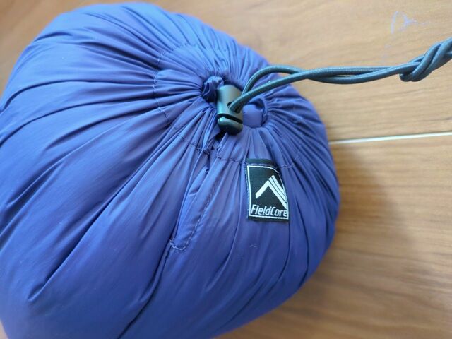 【ワークマン レディースディアテックスマルチウォームポンチョ】しまえばコンパクト