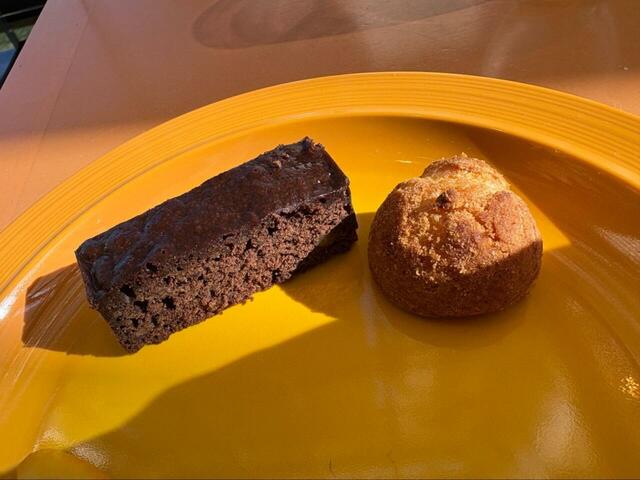 【カフェトスカ モーニングブッフェ】ガトーショコラ＆ミニシュークリーム！食後のひと口にちょうどいいサイズ感♪