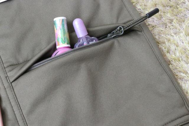 【ワークマン レディースウォームバーサタイルパンツ】ファスナーポケットにはコスメ、鍵など細々としたものを