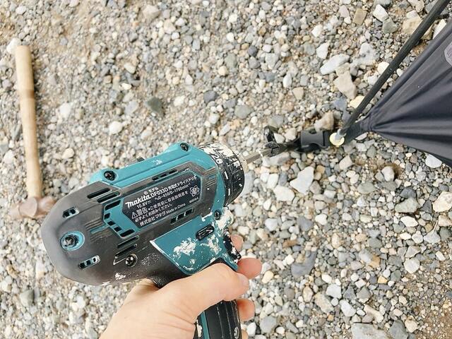 【ワークマン 電動ドライバー対応スクリューペグ 25cm】プラスビットと12mmの六角ソケット、どちらにも対応