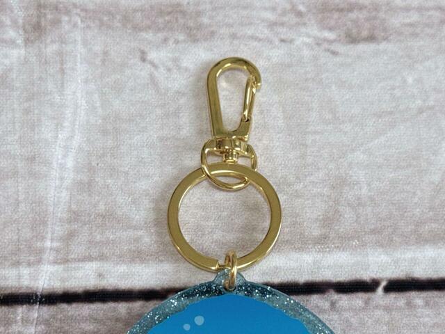 フックパーツなので、バッグなどにつけて持ち歩けます♪