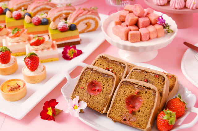 「Very Berry Strawberry」＜期間：2026年1月7日～3月1日＞【【神戸】イチゴカラーで来店すると特典が付く♪着て、選んで、イチゴづくしのご褒美フレンチを楽しむ「Very Berry Strawberry」開催！】