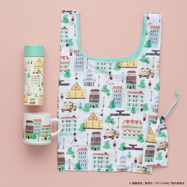 【SPY×FAMILY 限定コレクション】スクリューボトル ¥4,400、マグカップ ¥1,650、コンパクトバッグ ¥2,200