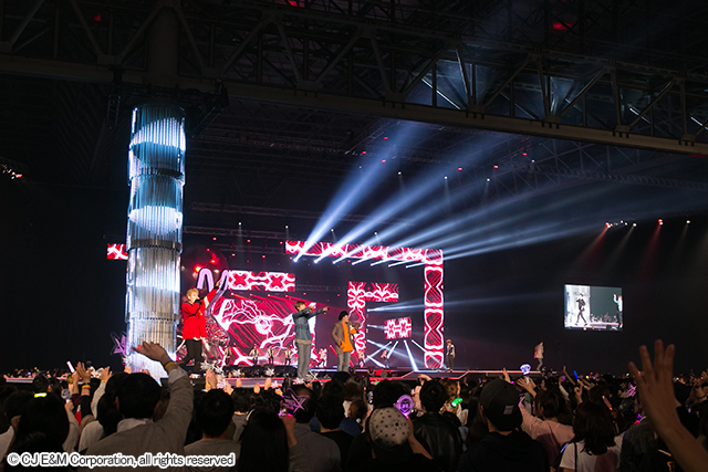 Block B 『KCON 2016 Japan』4月10日@幕張メッセ国際展示ホール7,8ホール