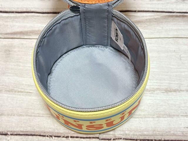 【GU×パペットスンスン】サイズは(約)縦7.5×横11×マチ11cm。コスメなど小物の収納にぴったりなサイズ感です