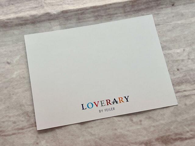 裏面はメッセージが書けるよう、ホワイトの無地