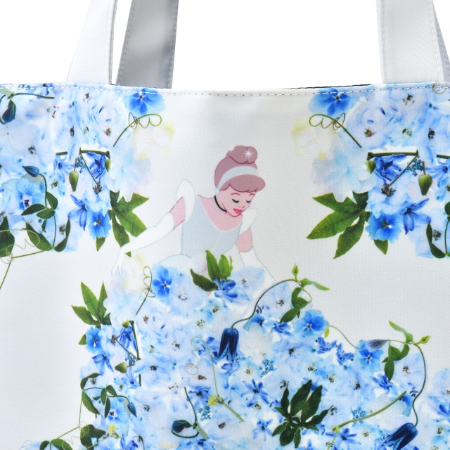 シンデレラ トートバッグ/価格4,950円 (税込)、サイズ：縦約39×横39×厚み1(cm)、持ち手：約28(cm)、素材：表地･裏地(ポリエステル)＊オープンタイプ