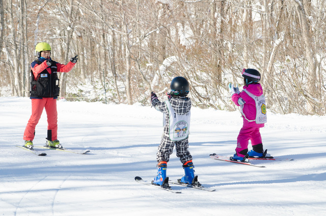 レッスンも遊びを交えながら!｜たんばらスキーパーク「TAMBARA SKI SCHOOL」
