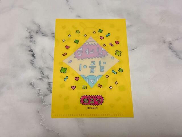 裏面は透明窓で中が確認できるのがうれしいポイント！