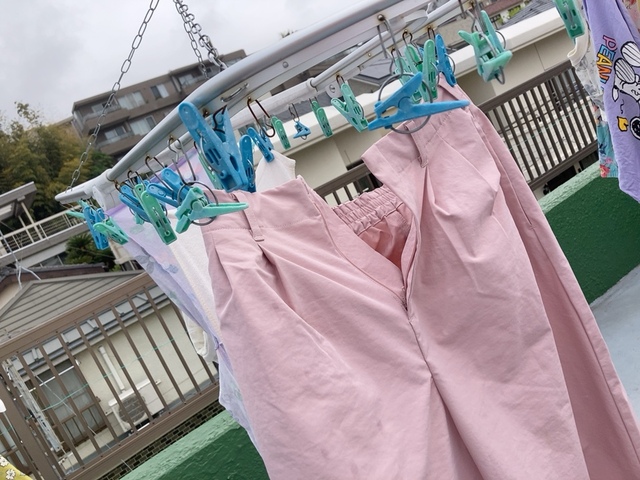 【AMERICAN HOLIC パラシュートパンツ】洗濯してもすぐ乾く！シワにもなりにくいのでガシガシ着回せます◎