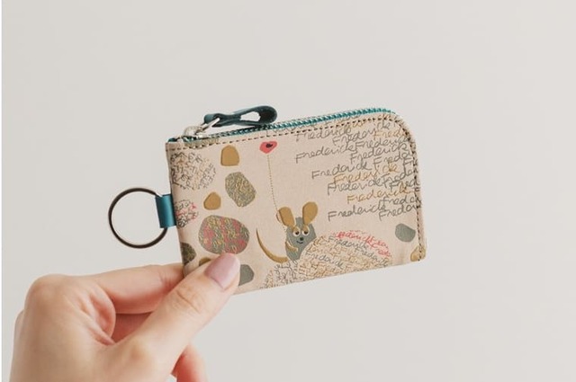 【印傳屋×フレデリック】絵本作品 特F小銭入01［Beige×Frederick］4,730円／コンパクトでカジュアルなコインケース