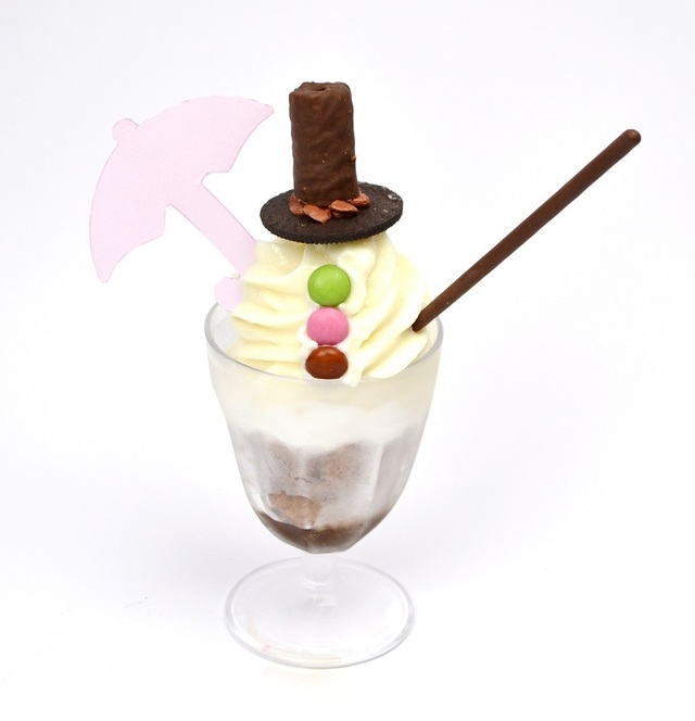 千年伯爵のバニラチョコパフェ (780円)