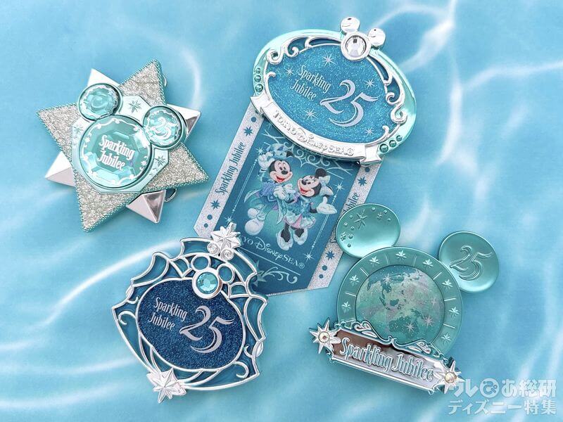 東京ディズニーシー】25周年の必携グッズ「ジュビリーバッジ」はこう使