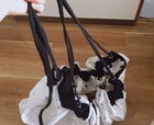 【PERABELLOのパンダ柄のお片付けシート】ひもを持って、お出かけにも