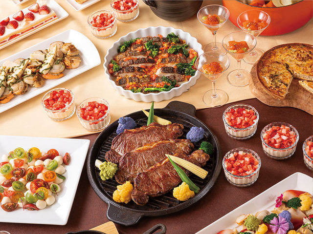 「ステーキ＆ストロベリースイーツ・ディナービュッフェ」＜期間：2026年1月9日～3月15日の金・土・日曜日＞【サーロインステーキ＆苺スイーツが食べ放題！「東京ベイ舞浜ホテル ファーストリゾート」の“金・土・日限定ディナービュッフェ”】