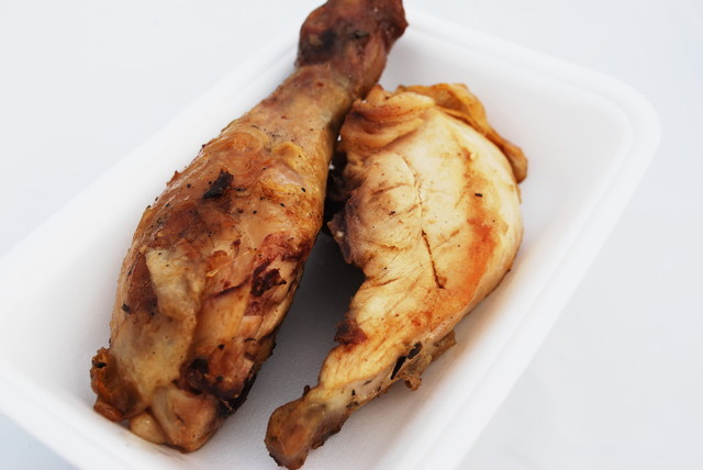 「肉フェス TOKYO 2015 春」／アニメ「長門有希ちゃんの消失」とのコラボメニュー・トーゴズパイス・クリスマス・ローストチキン