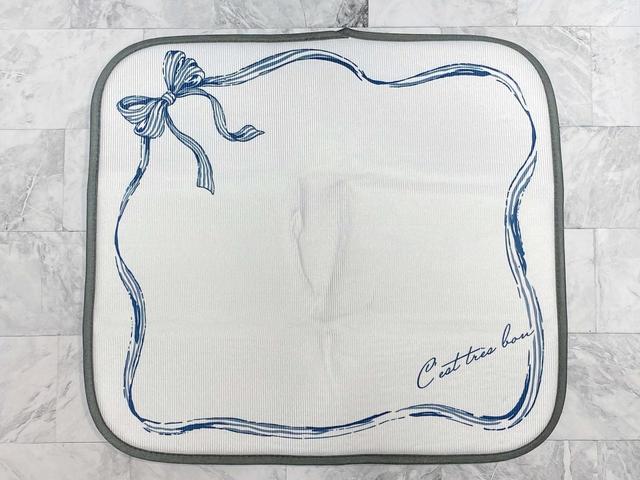 【ニトリ　デコホーム】吸水マット（WG リボン柄）／税込399円