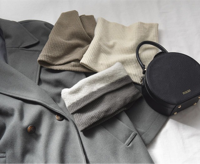 「もちはだ×bon moment　ネックウォーマー」3,740円（税込み）/ 全3色