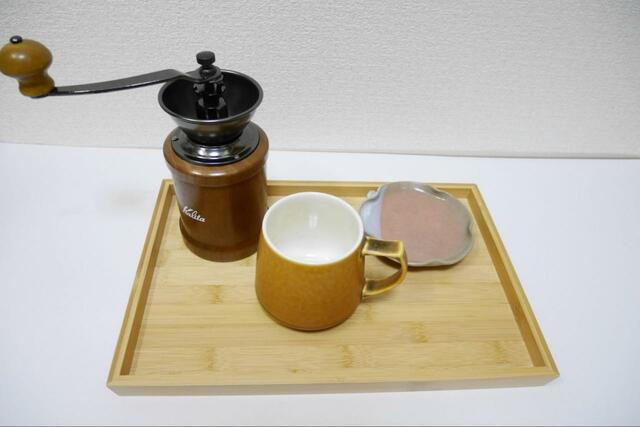 【3COINS 食器棚用収納トレー：Mサイズ】カフェトレーとしても使える