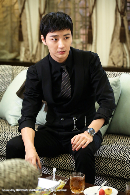 『総理と私』　Licensed by KBS Media Ltd. ©2013 KBS. All rights reserved