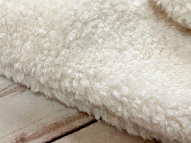 もこもこふわふわのボア生地がキュート！まるでぬいぐるみみたい♪