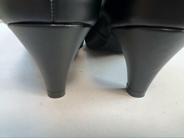 【ファッションセンターしまむら KRPUSTアーモンド5.5】ヒールの先は細めなので転けないように注意