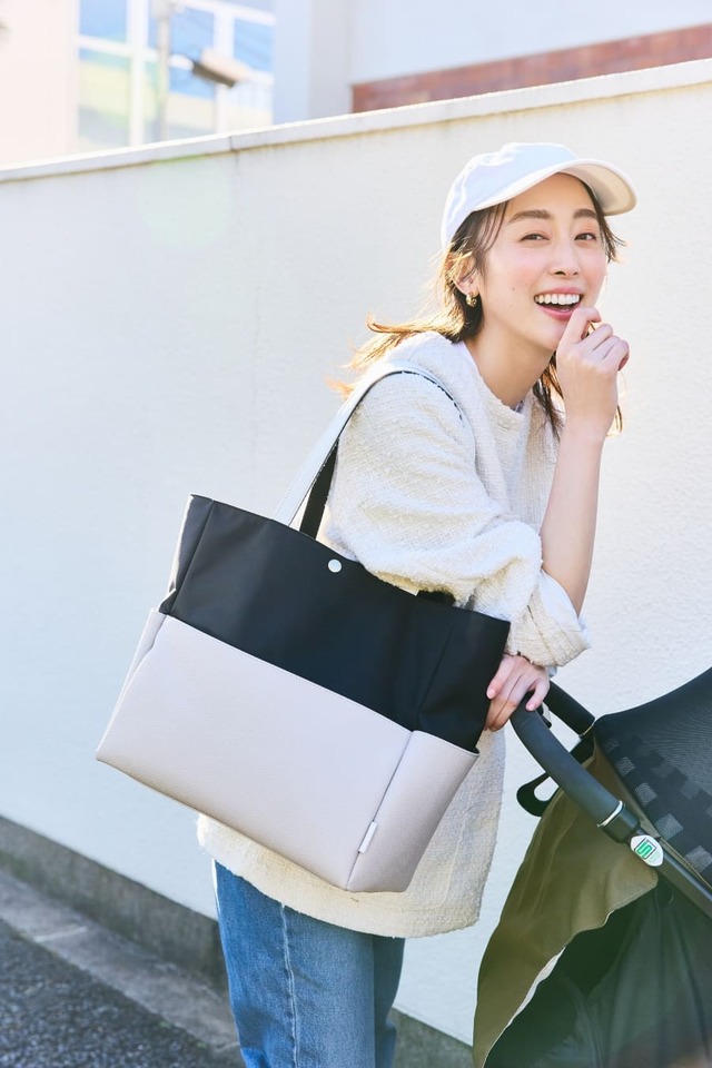 「スコッチグレイン マザーズバッグ バイカラートートバッグ」（高さ31cm、上辺44cm、下辺33cm、マチ15cm、ハンドル52cm）￥25,300