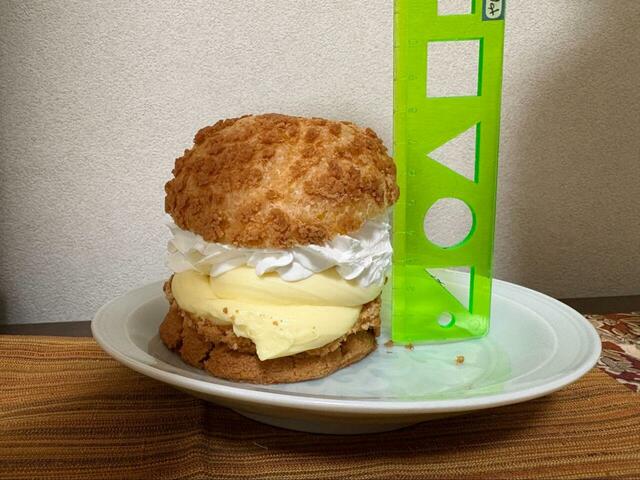 【ロピア ツインシュークリーム】さすが大容量♪縦約8cmのボリューム！