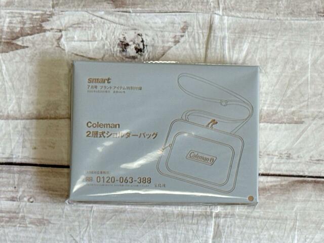 付録は「Coleman（コールマン）の水に強い！ 2層式ショルダーバッグ」