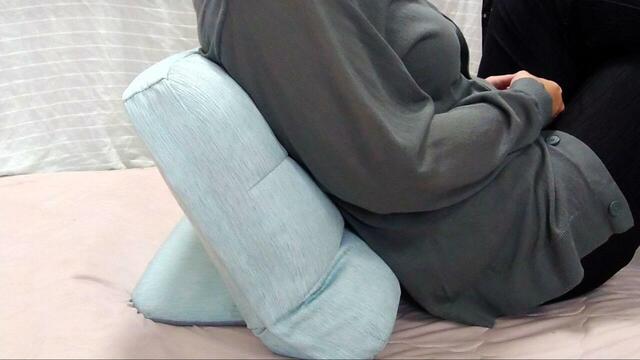 【カインズ カバーが洗える背もたれイス Lepoco】高めにして寄りかかるとソファのような心地よさ！