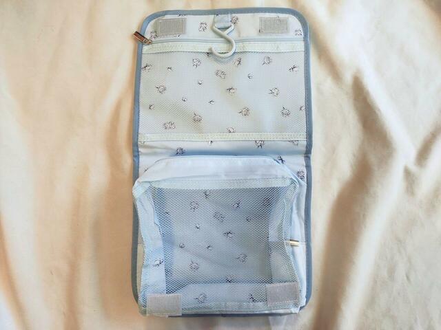 ポーチを開けた様子