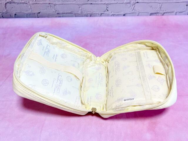 【3COINS×セーラームーン】ガバッと開く仕様。