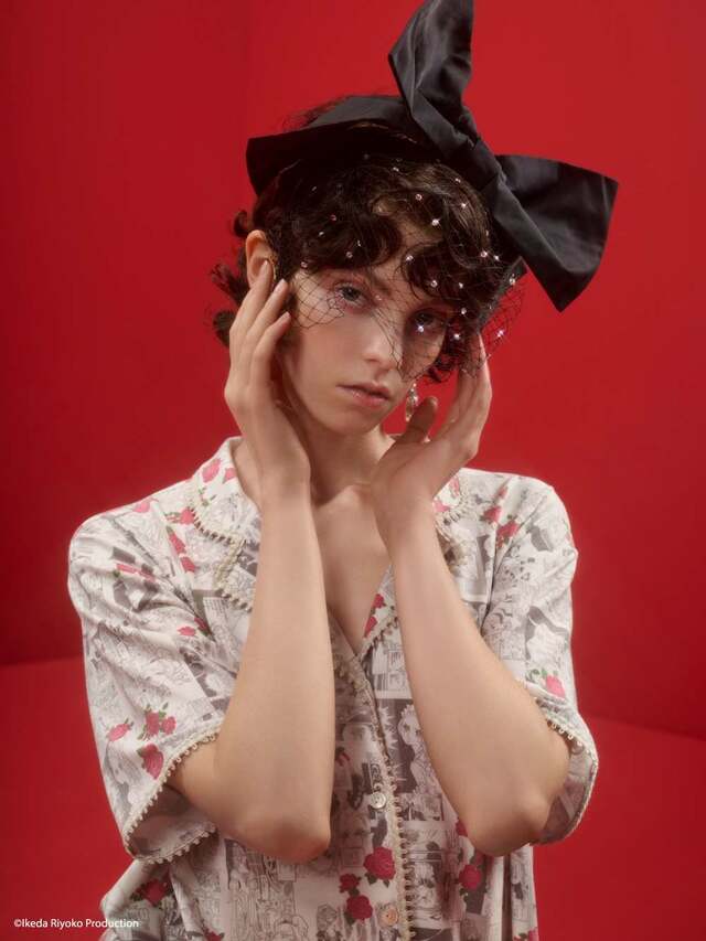 【スナイデル ホーム×ベルサイユのばら】さらっとした生地に、デコラティブなレースのあしらいがフェミニンな開襟シャツ