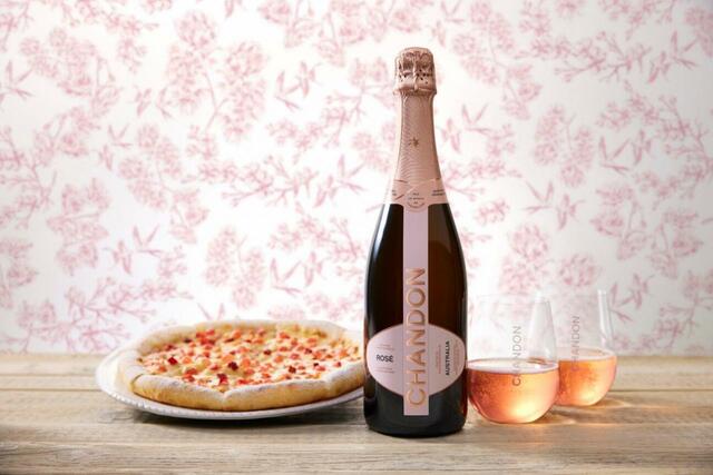 「シャンドン ロゼ」＜3,800円（シャンドン　ロゼ1本＋オリジナルグラス２個セット）＞【ドミノ・ピザからお花見シーズンを盛り上げる新商品が登場】