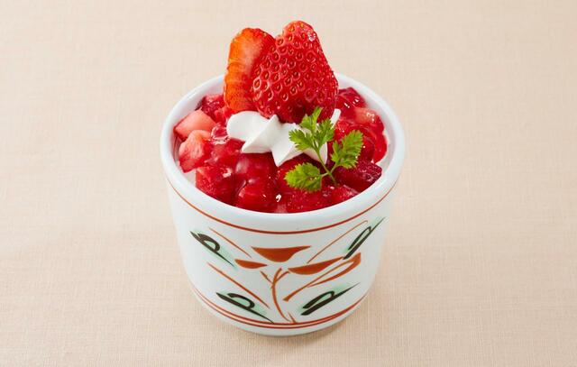 「いちごいちごドルチェ」＜499円(税込548円)＞【和食さとの期間限定『ストロベリーフェア』】