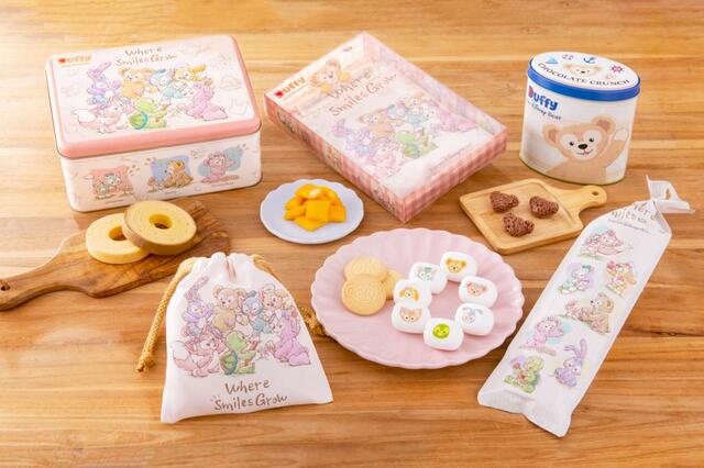 ダッフィー&フレンズの「ウェア・スマイルズ・グロウ」グッズ|東京ディズニーシー|発売日:2024年7月1日(月)