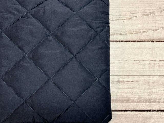 キルティングのほどよいボリューム感がリッチな印象