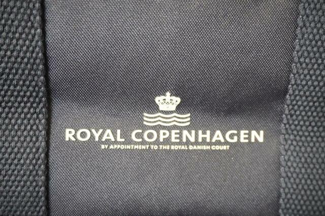 バッグ裏側のロゴ