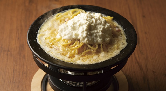 チーズ乗せ放題　焼きチーズチーズチーズパスタ