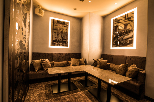 THE PUBLIC RED AKASAKA