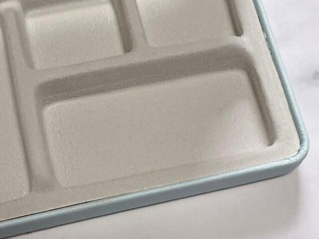 約縦5.7cm×横2.7cmの横長のスペース×1